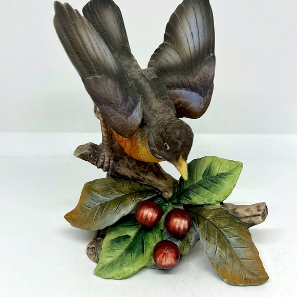 Lefton Accents Vintage Lefton Hand Painted Porcelain Robin Figurine